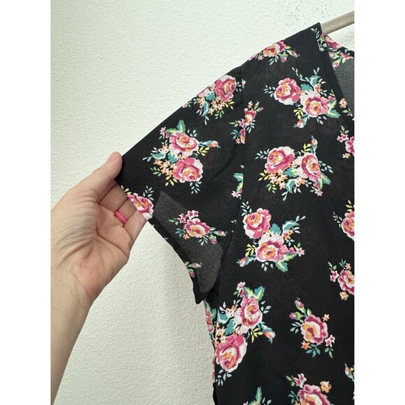 Decree Women's Black Floral Short Sleeve Chiffon Blouse Round Neck Size XL - Picture 4 of 10